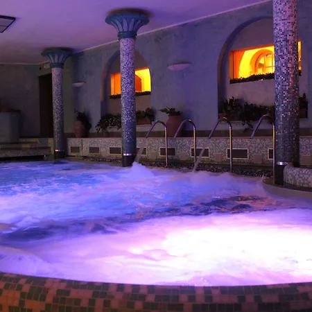 Casanova - Wellness Center La Grotta Etrusca 3*