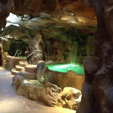 Casanova - Wellness Center La Grotta Etrusca מלון 3*