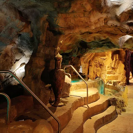 Casanova - Wellness Center La Grotta Etrusca מלון