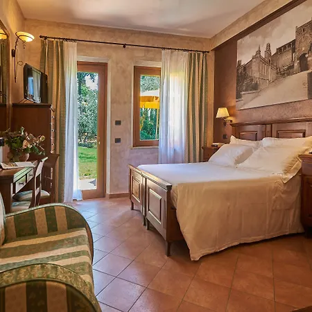 Casanova - Wellness Center La Grotta Etrusca 3*