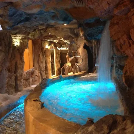 Casanova - Wellness Center La Grotta Etrusca 3*