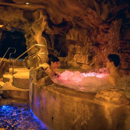 Casanova - Wellness Center La Grotta Etrusca 3*