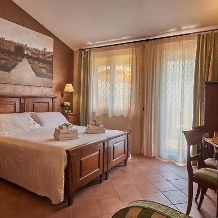 Casanova - Wellness Center La Grotta Etrusca מלון