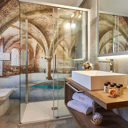 מלון Casanova - Wellness Center La Grotta Etrusca 3*