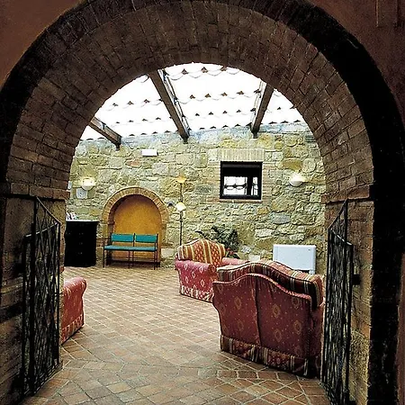 מלון Casanova - Wellness Center La Grotta Etrusca 3*
